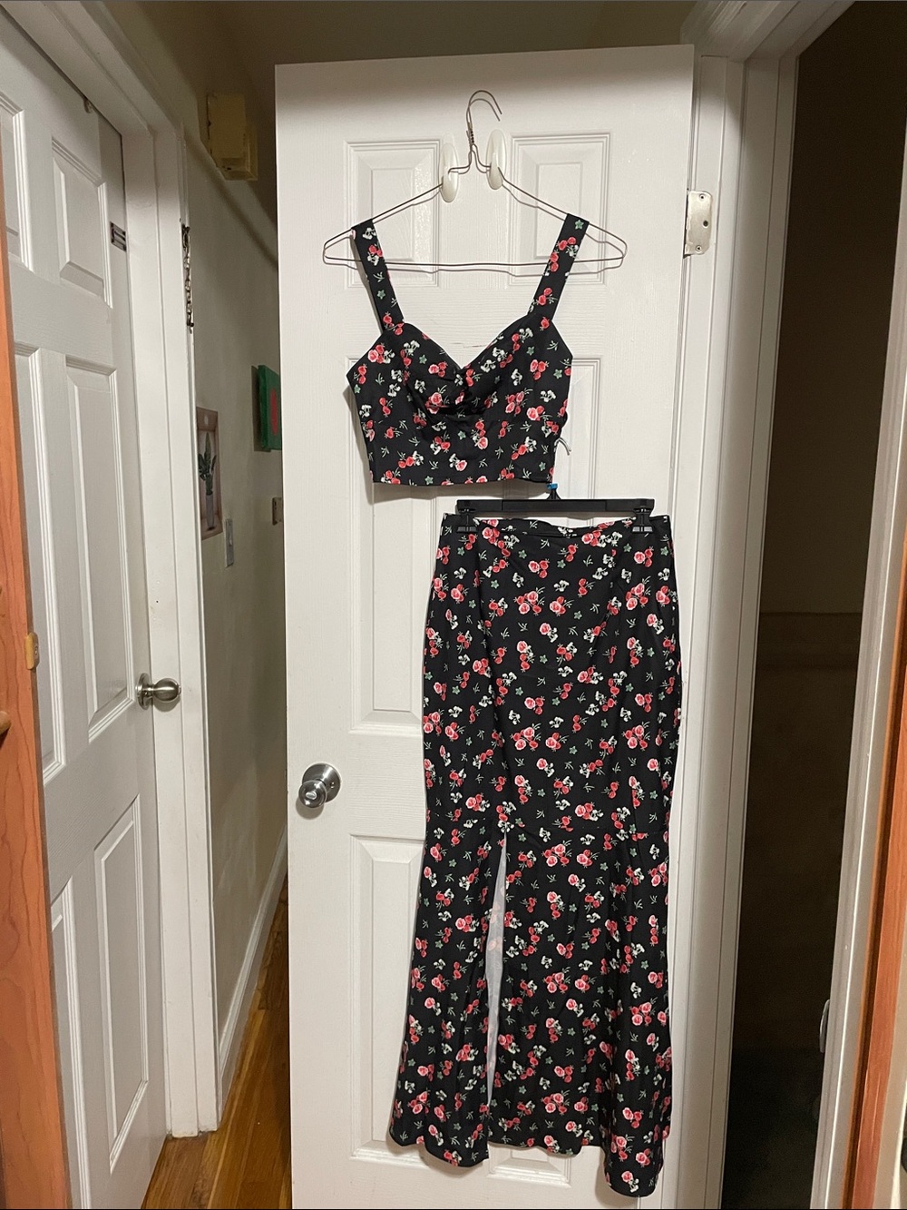 Floral Two-Piece Crop Top and High-Waist shirt Set - Black with Pink Floral New